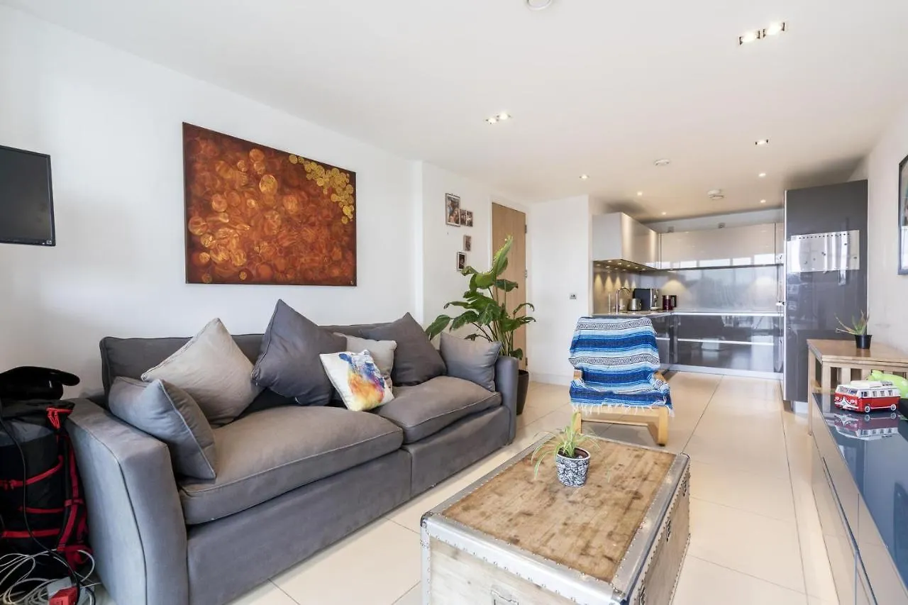 1Br Penthouse Flat In East London Apartment