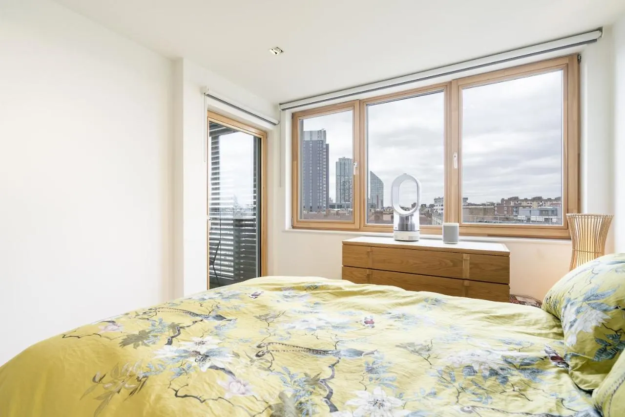 1Br Penthouse Flat In East London Apartment